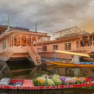 Welcomheritage Gurkha Houseboats